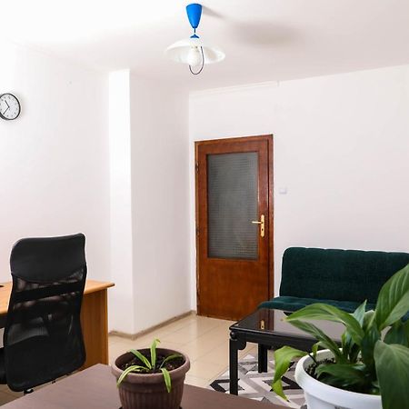 Krichim Apartments,Three-Bedroom, Large Apartment, Top Center Sófia Exterior foto