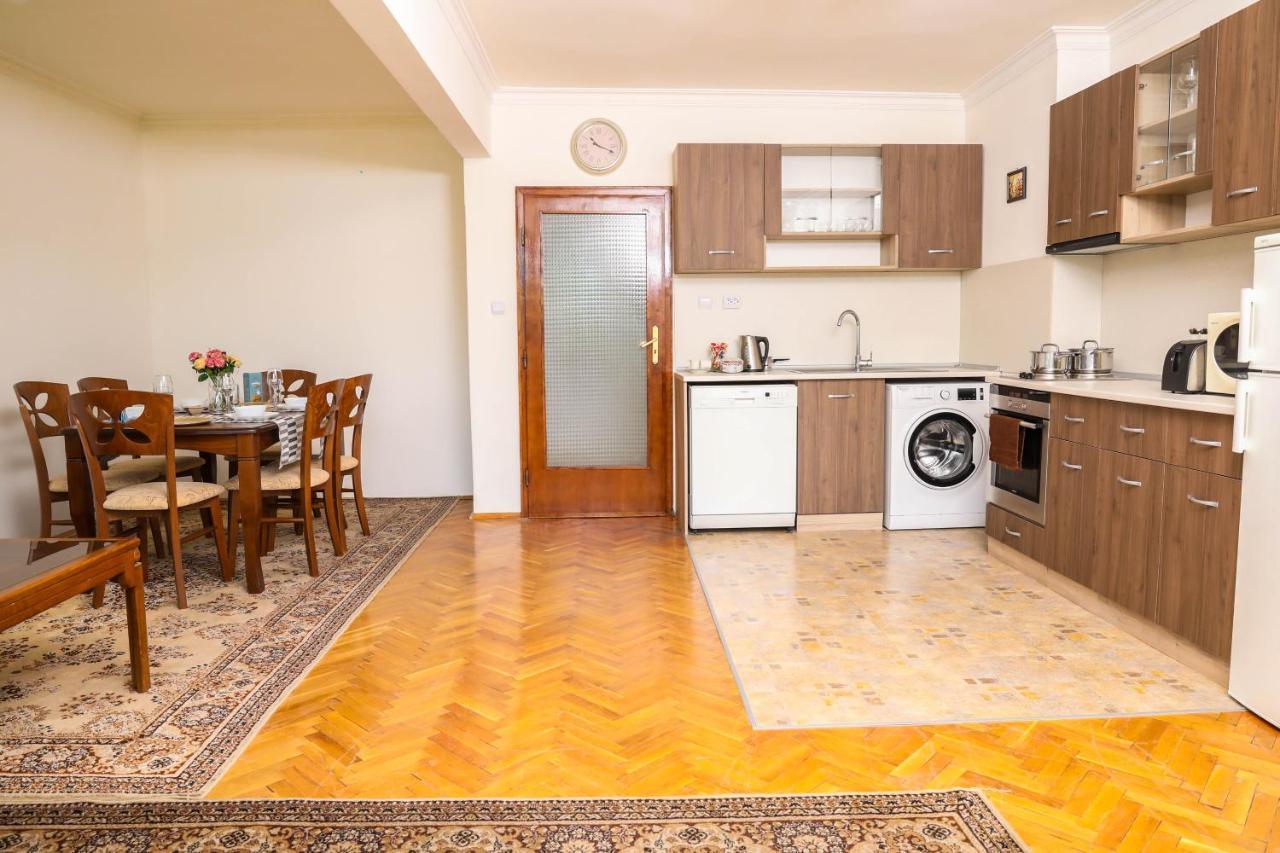 Krichim Apartments,Three-Bedroom, Large Apartment, Top Center Sófia Exterior foto