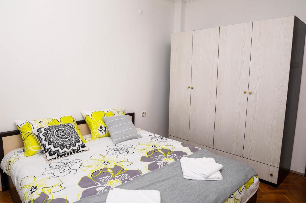 Krichim Apartments,Three-Bedroom, Large Apartment, Top Center Sófia Exterior foto