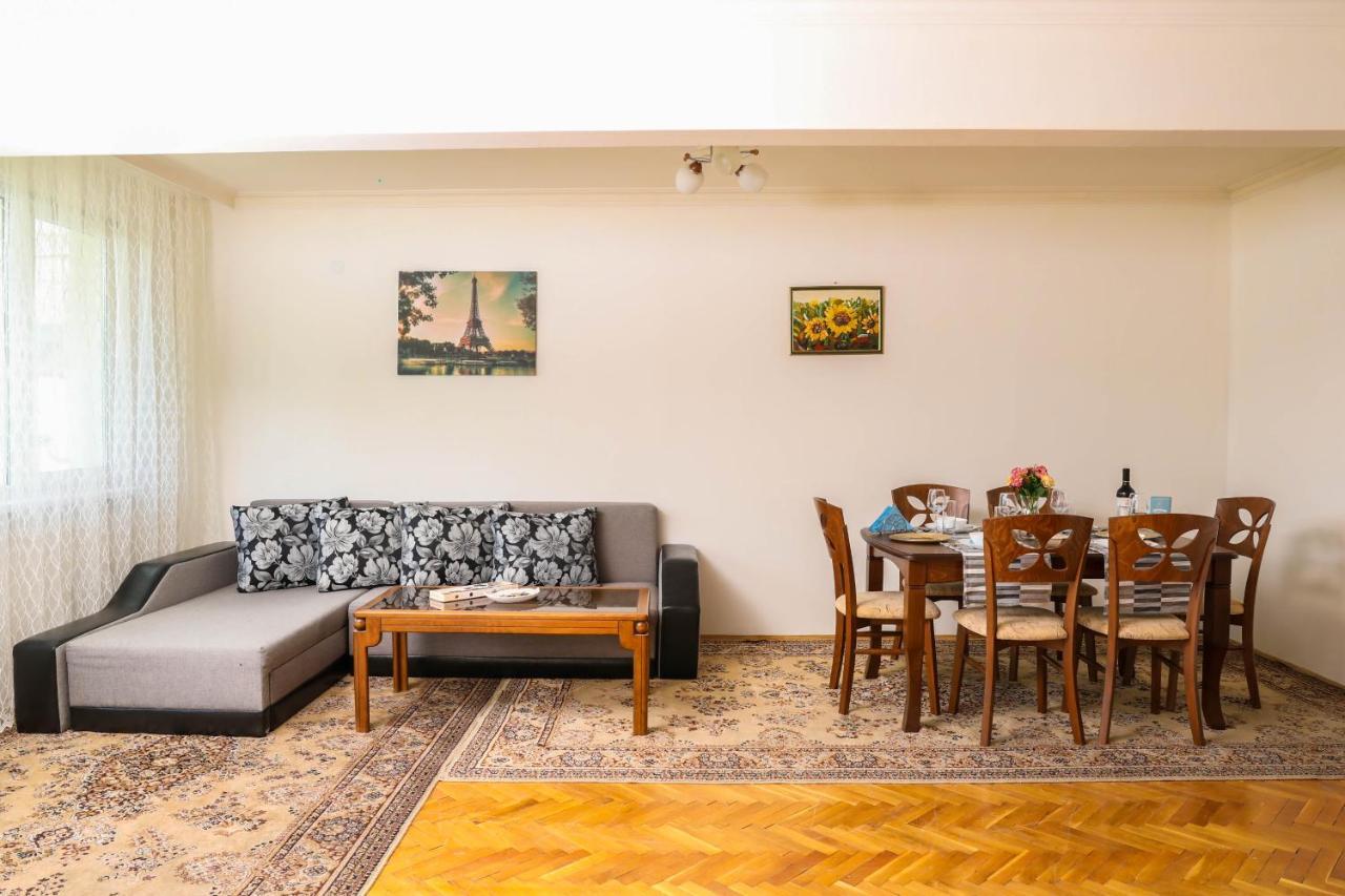Krichim Apartments,Three-Bedroom, Large Apartment, Top Center Sófia Exterior foto